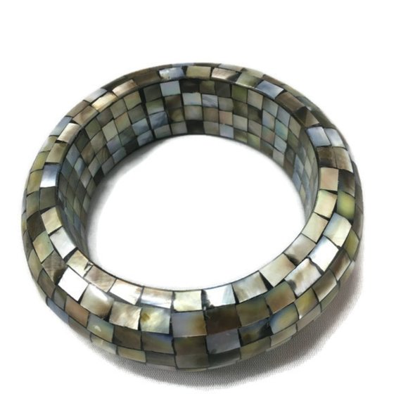Mother of Pearl Bangle Bracelet - Picture 2 of 3